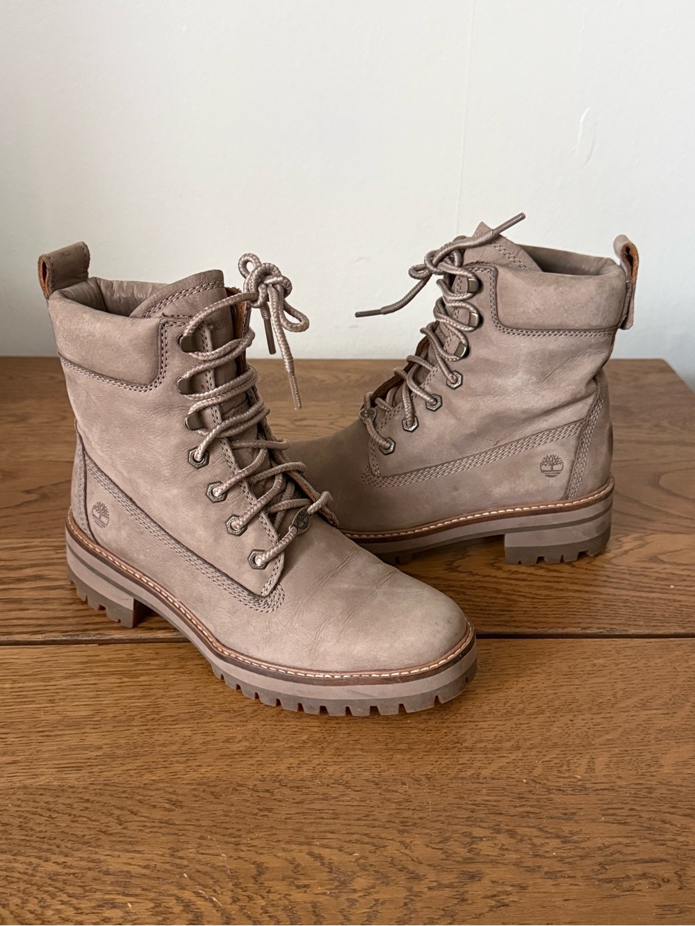 Timberland Women’s Courmayuer Valley 6” Taupe Lace-Up Boots